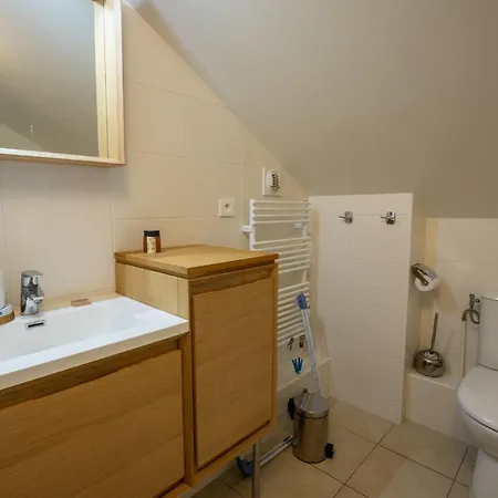 Carlines E19 Apartment Mussillon