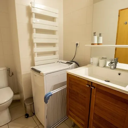 Carlines E19 Apartment *